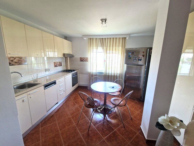 Drumul Sarii, Sebastian centrala proprie, parcare